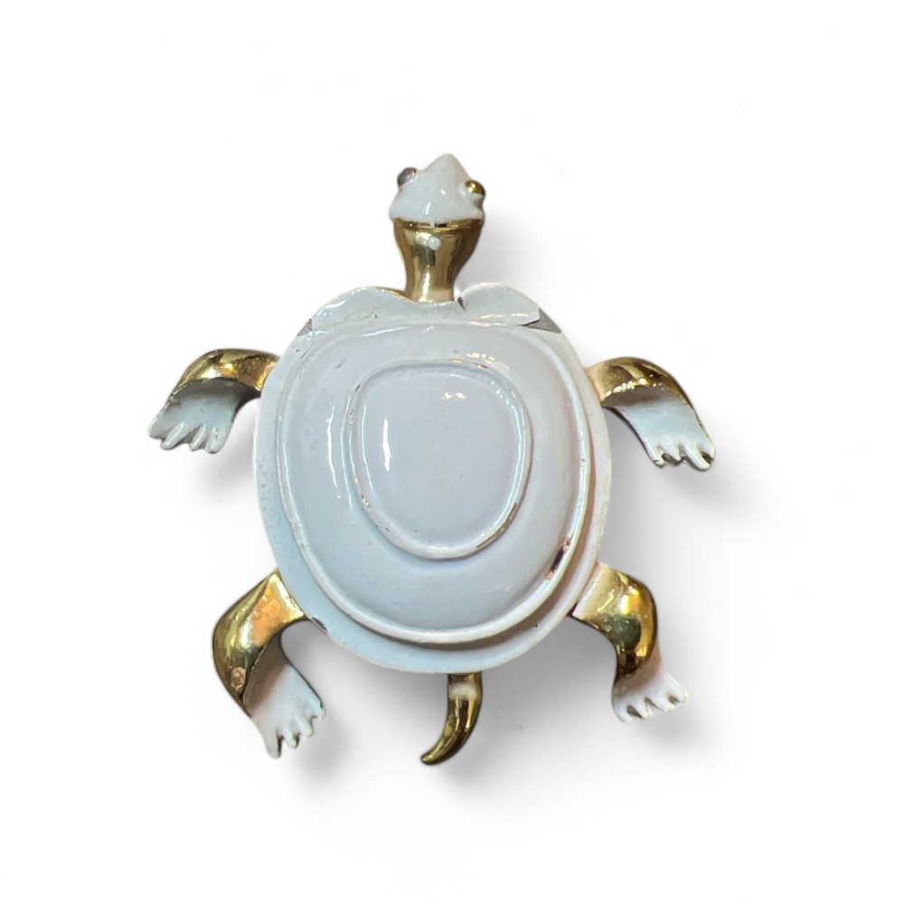 Gerry's Vintage 1960s Enamel White Gold Tone Shell Turtle Shell Pin Brooch‎